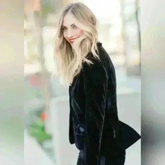 Cupcakes & Cashmere Women's Black Velvet Two-Button Coat Blazer Jacket - Picture 2 of 15